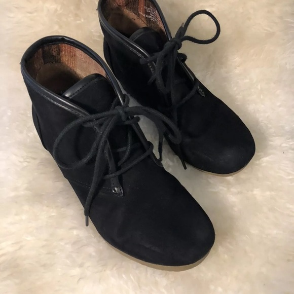 Ankle Bootie Wedge Heel Sz 6 MajPow Faux Suede - Picture 2 of 7